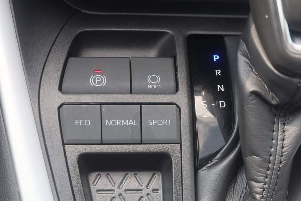 Used 2024 Toyota RAV4 XLE Premium FWD image 8
