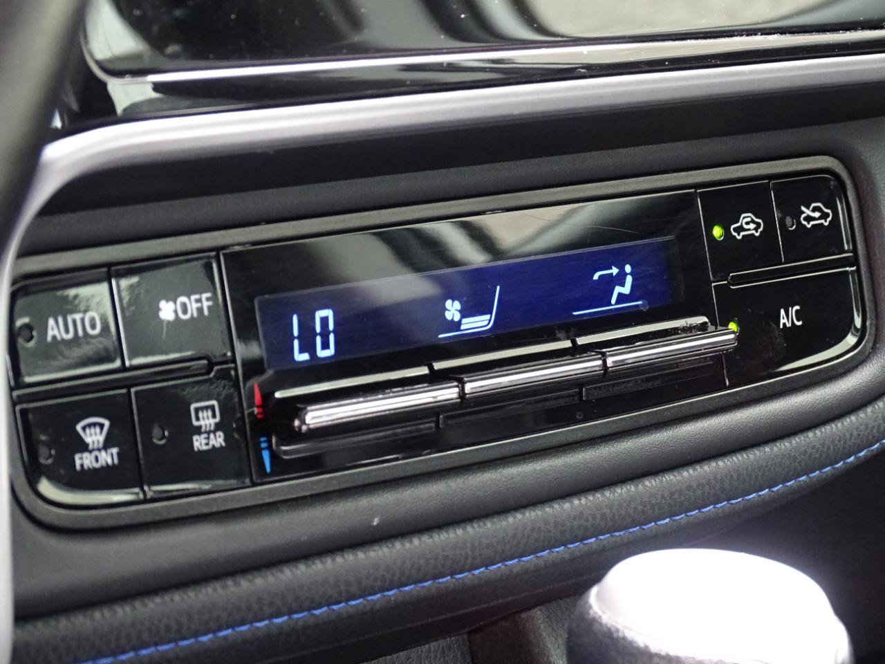 Used 2019 Toyota Corolla SE FWD image 23