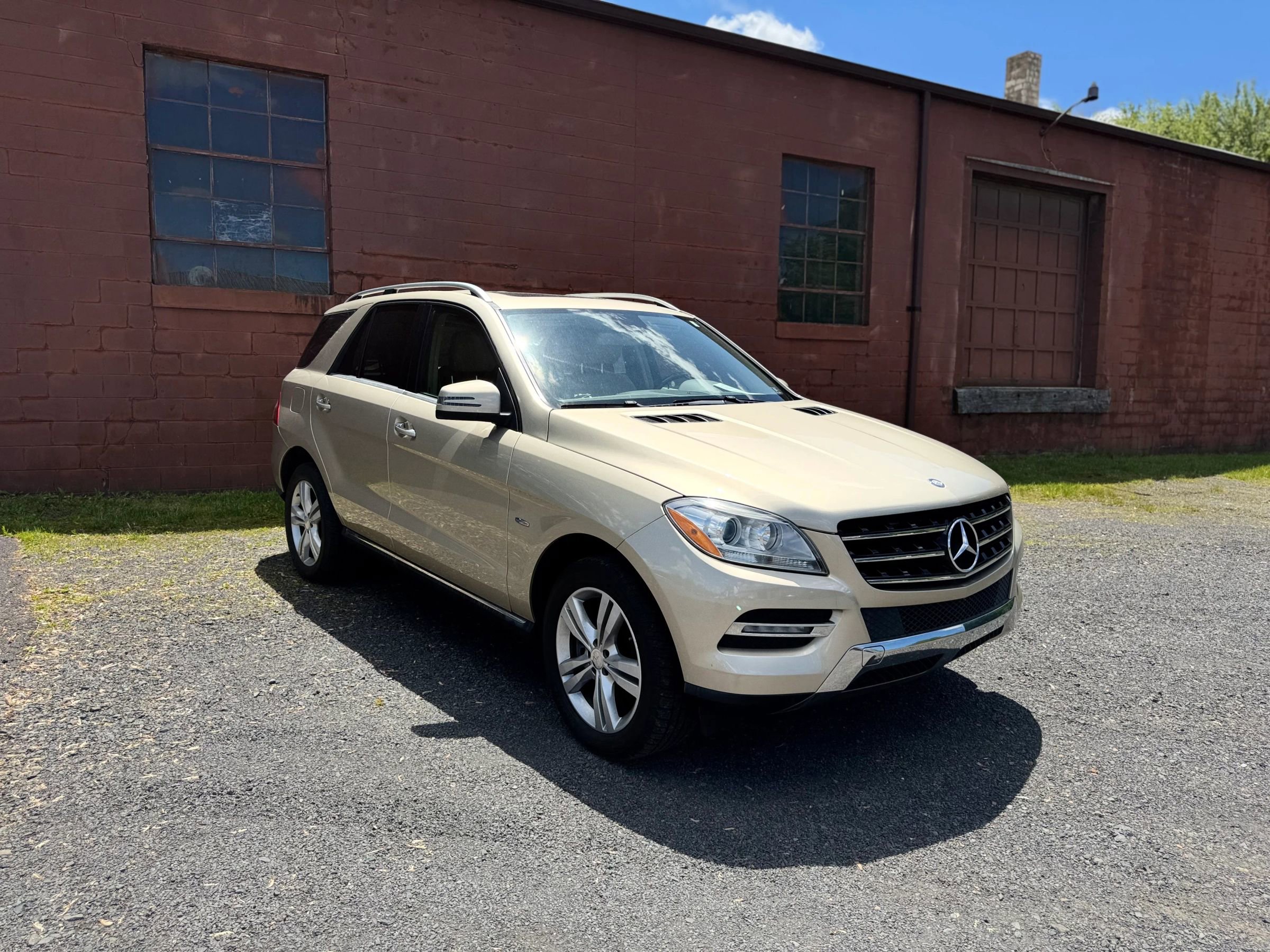 Used 2012 Mercedes-Benz ML 350 BlueTEC 4MATIC image 16