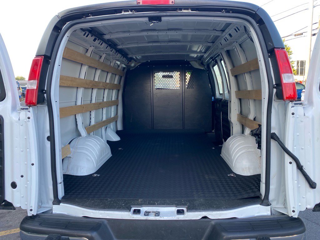 Used 2023 GMC Savana 2500 w/ Driver Convenience Package image 19