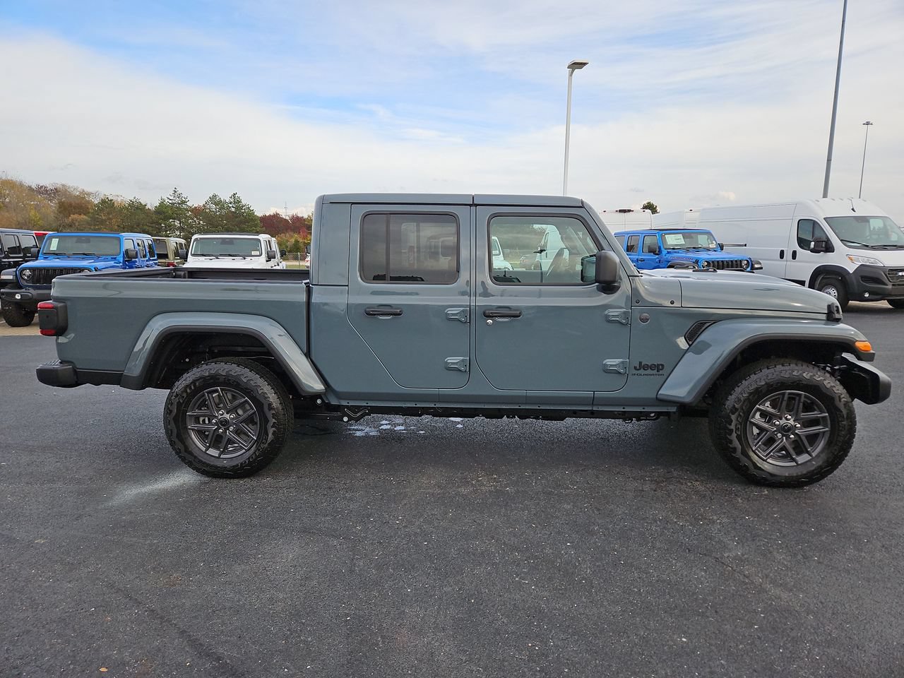 New 2026 Jeep Gladiator Sport AWD/4WD image 9