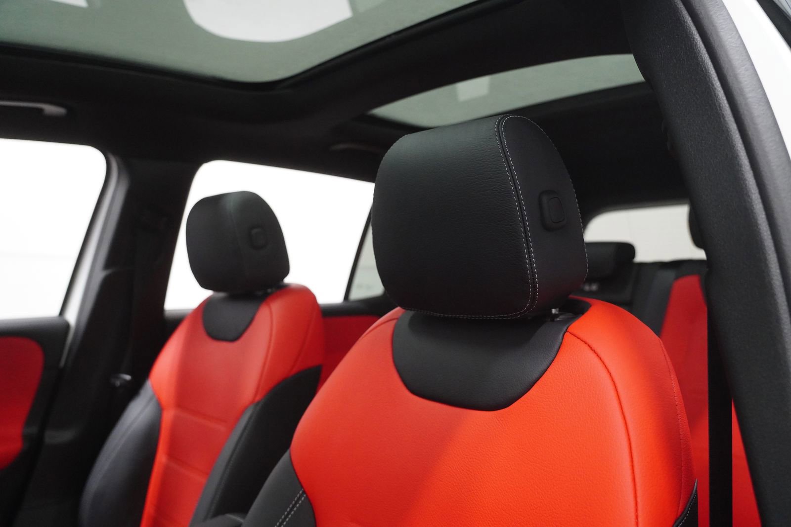 New 2026 Mercedes-Benz GLB 250 4MATIC image 16