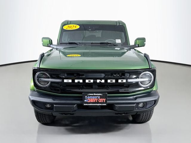 Used 2025 Ford Bronco Outer Banks AWD/4WD image 2