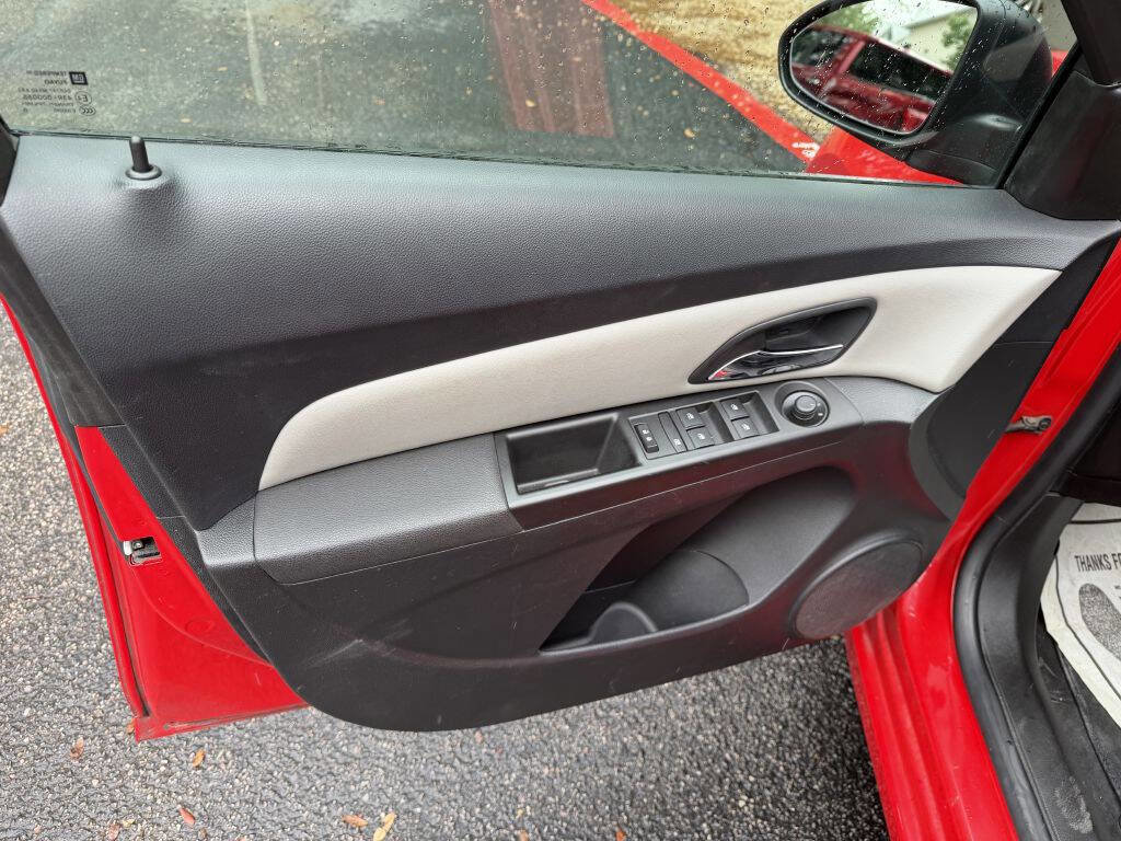 Used 2016 Chevrolet Cruze LS FWD image 10