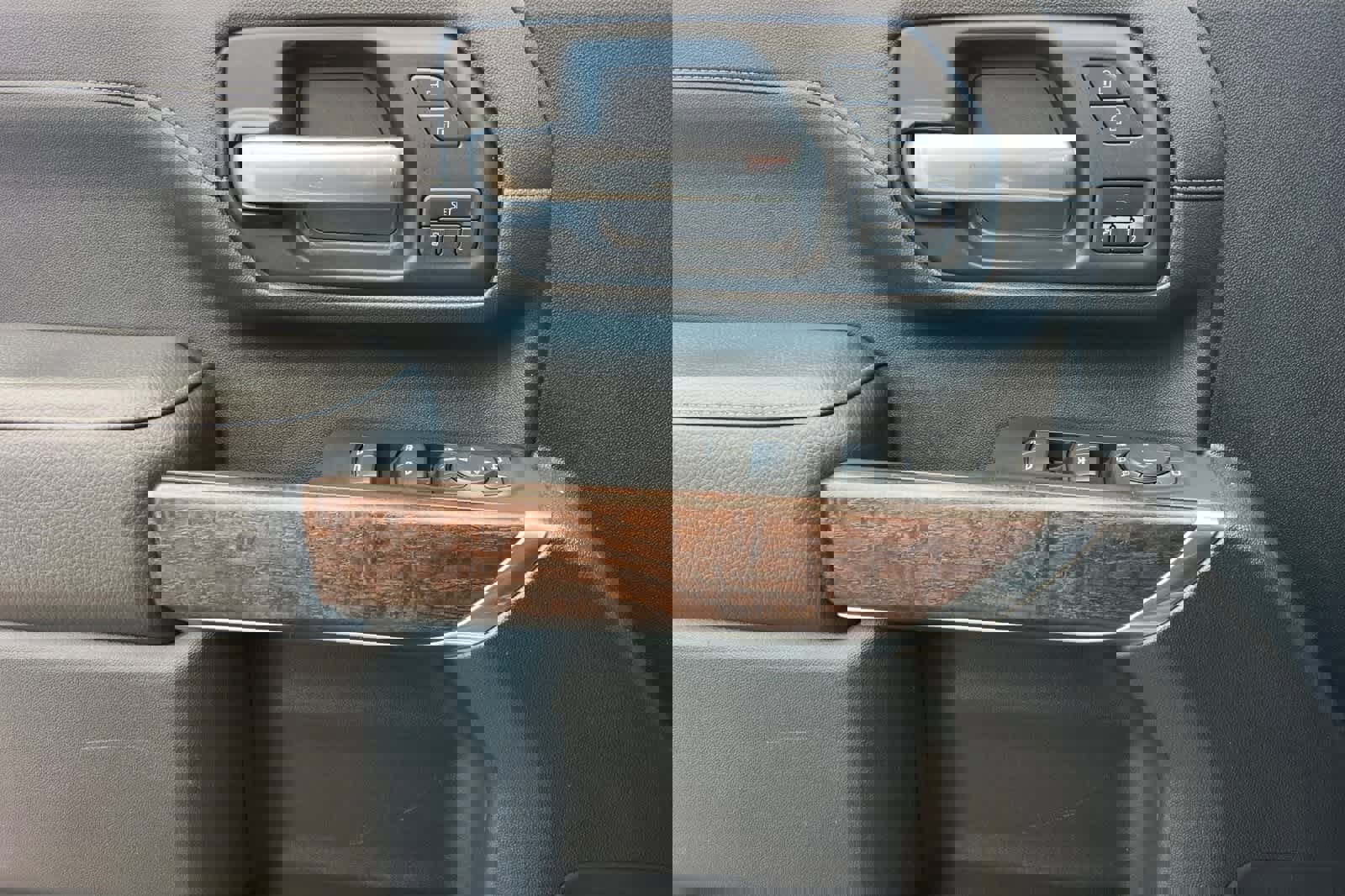 Used 2020 GMC Sierra 3500 Denali w/ Denali Ultimate Package image 13