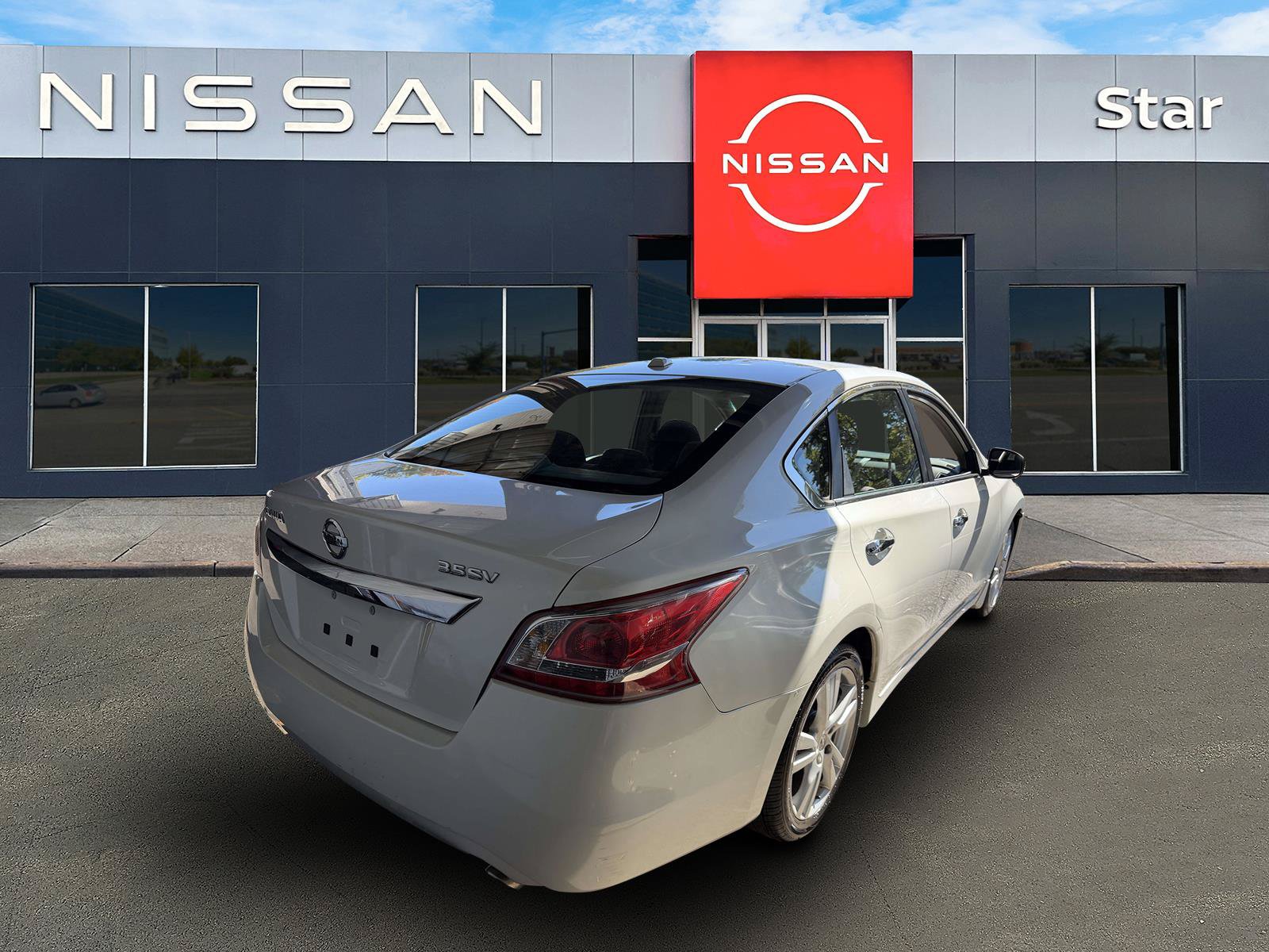 Used 2013 Nissan Altima 3.5 SV w/ Navigation Pkg FWD image 6