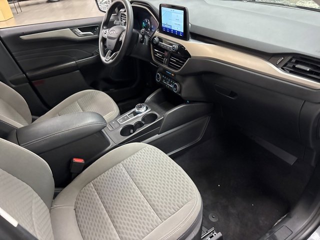 Used 2021 Ford Escape SE w/ SE Sport Appearance Package image 10