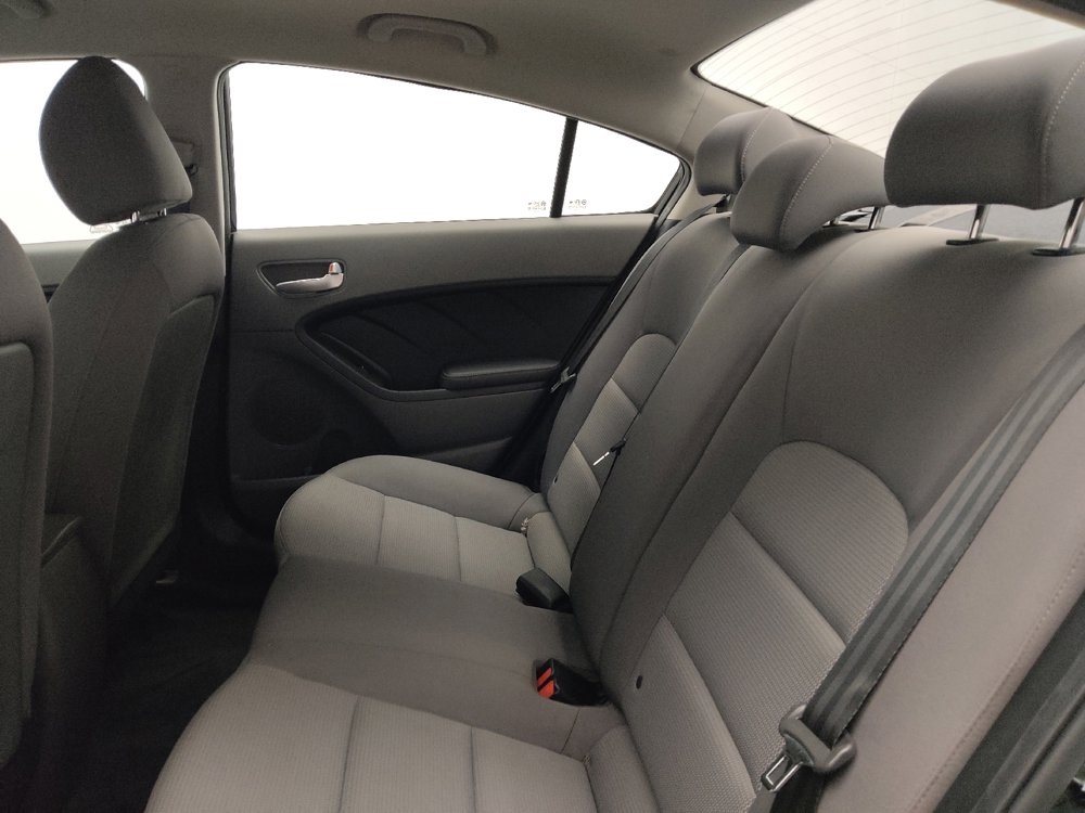 Used 2017 Kia Forte LX image 18