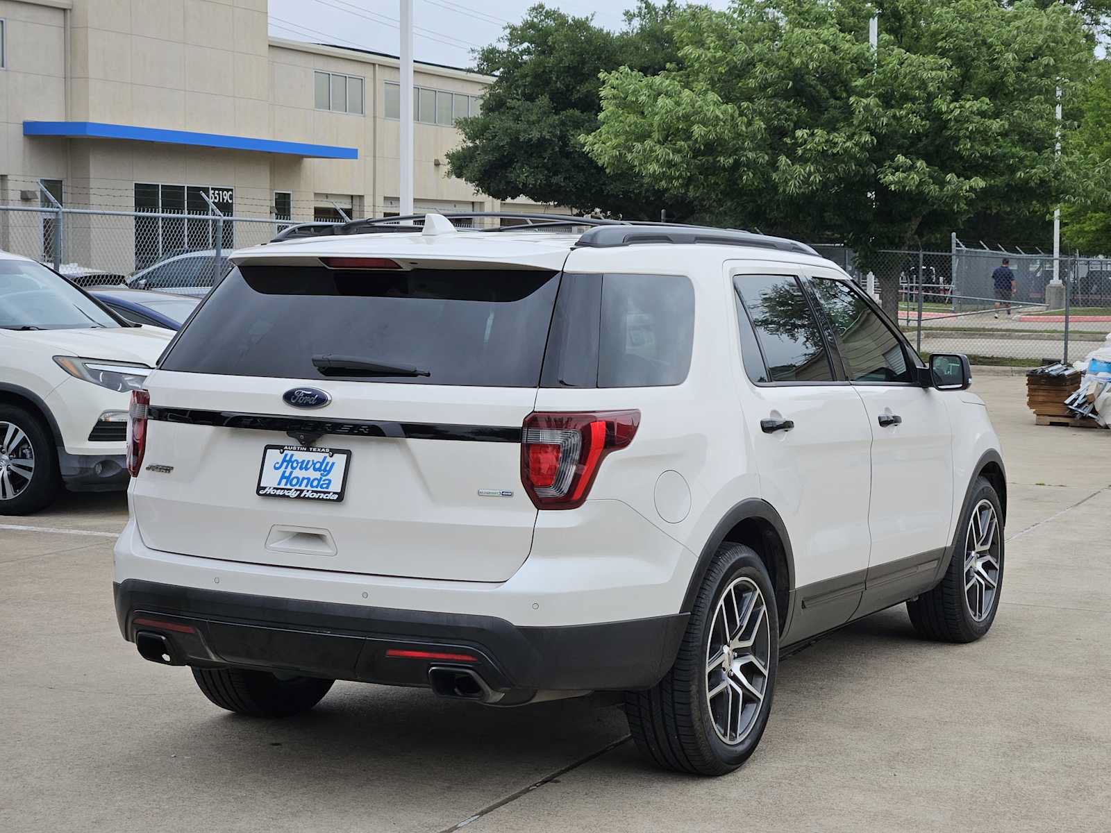 Used 2017 Ford Explorer Sport w/ Equipment Group 401A AWD/4WD image 5