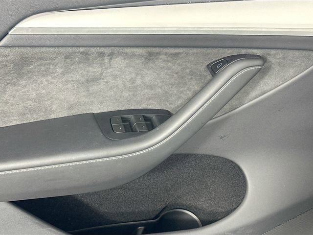 Used 2023 Tesla Model Y Long Range image 21