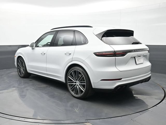 Certified 2021 Porsche Cayenne Turbo AWD/4WD image 3