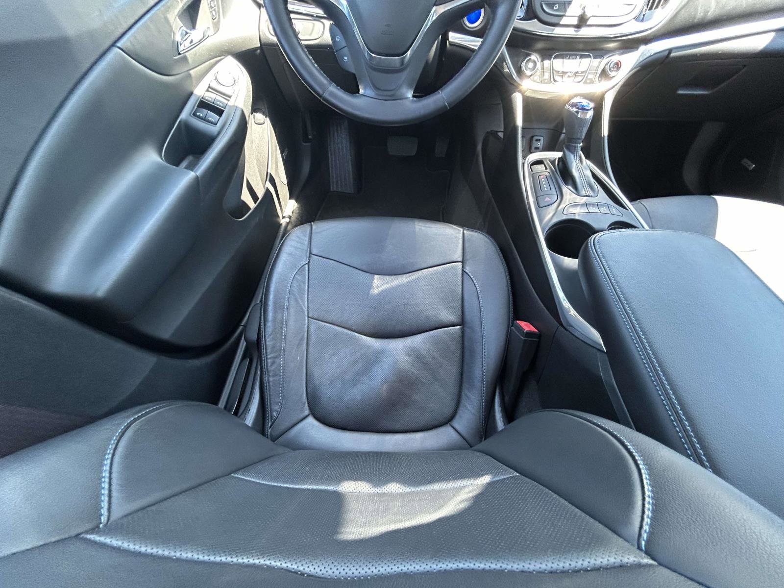 Used 2017 Chevrolet Volt Premier w/ Driver Confidence II Package FWD image 13