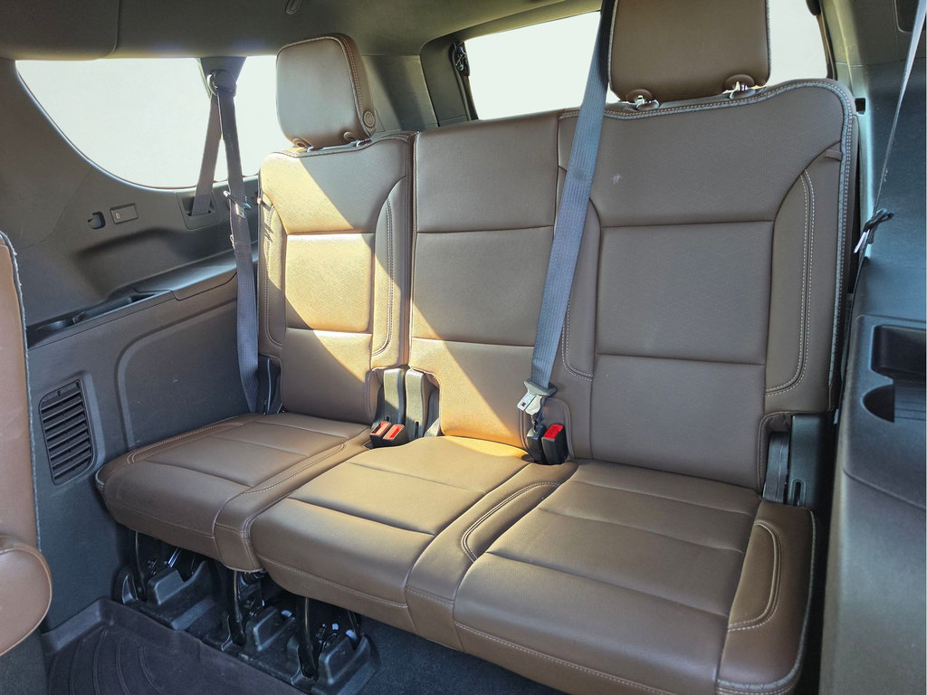 Used 2021 Chevrolet Suburban High Country AWD/4WD image 15