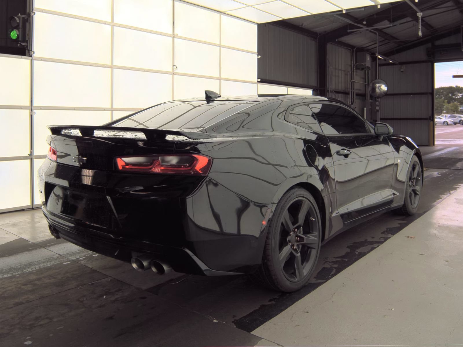 Used 2018 Chevrolet Camaro SS RWD image 6