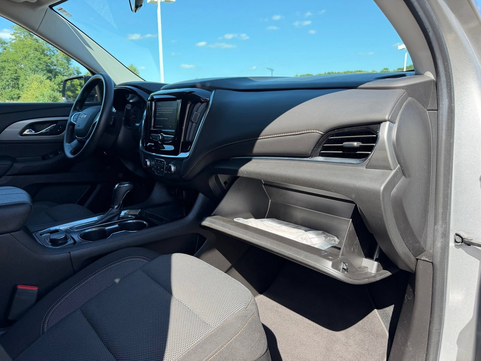 Used 2020 Chevrolet Traverse LS AWD/4WD image 36