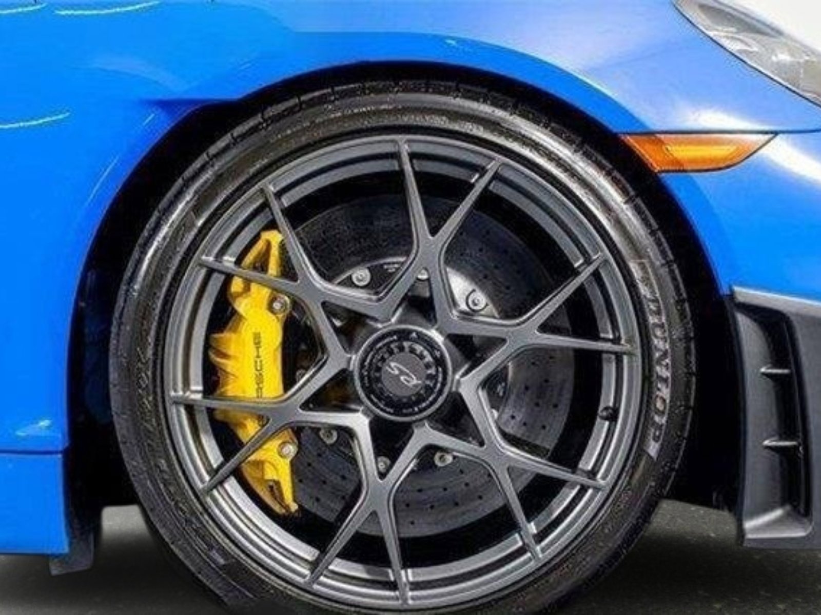 Used 2024 Porsche 718 Cayman GT4 RS RWD image 8
