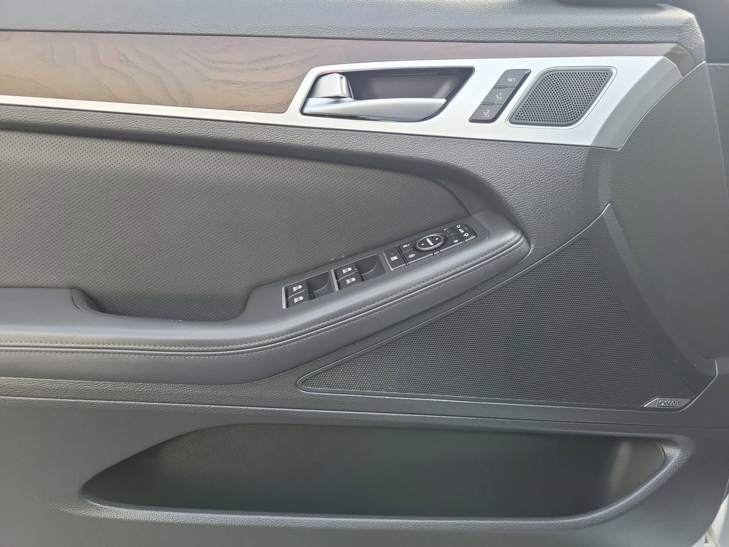 Used 2015 Hyundai Genesis 3.8 w/ Option Group 04 image 19