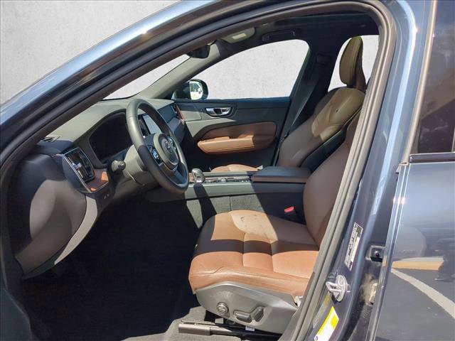 Used 2025 Volvo XC60 T8 Plus w/ Protection Package Premier image 17