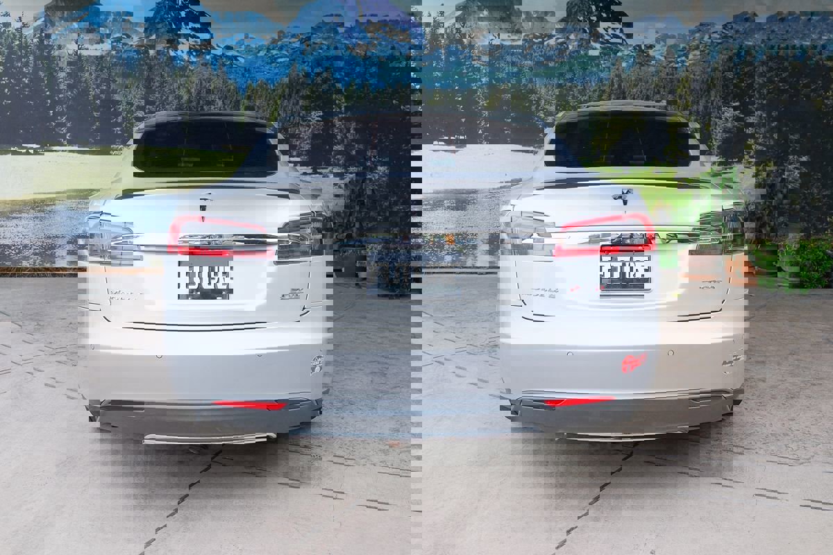 Used 2016 Tesla Model S P90D image 5