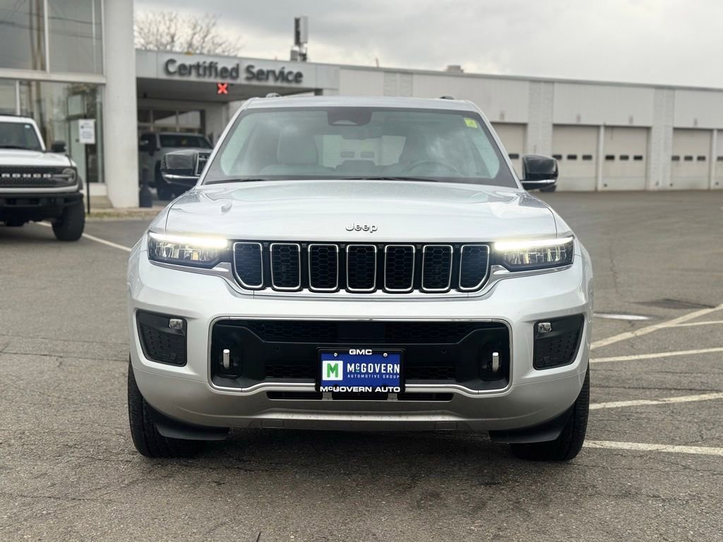 Used 2022 Jeep Grand Cherokee Overland w/ Luxury Tech Group IV AWD/4WD image 10