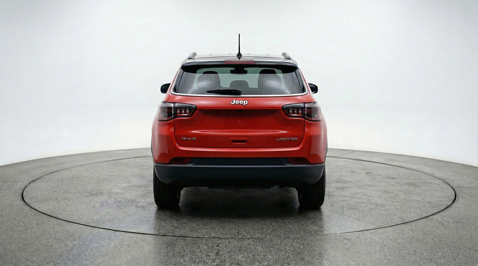 Used 2025 Jeep Compass Trailhawk AWD/4WD image 7