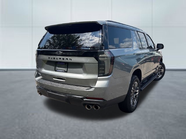 Used 2026 Chevrolet Suburban Z71 w/ Comfort Package AWD/4WD image 4