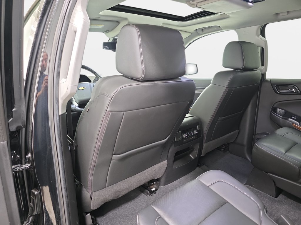 Used 2020 Chevrolet Tahoe Premier w/ Premier 6.2L Value Package AWD/4WD image 12