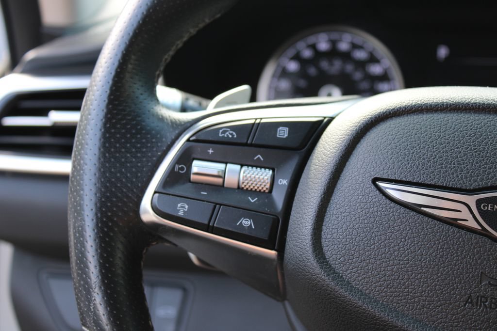 Used 2025 Genesis G70 2.5T image 14