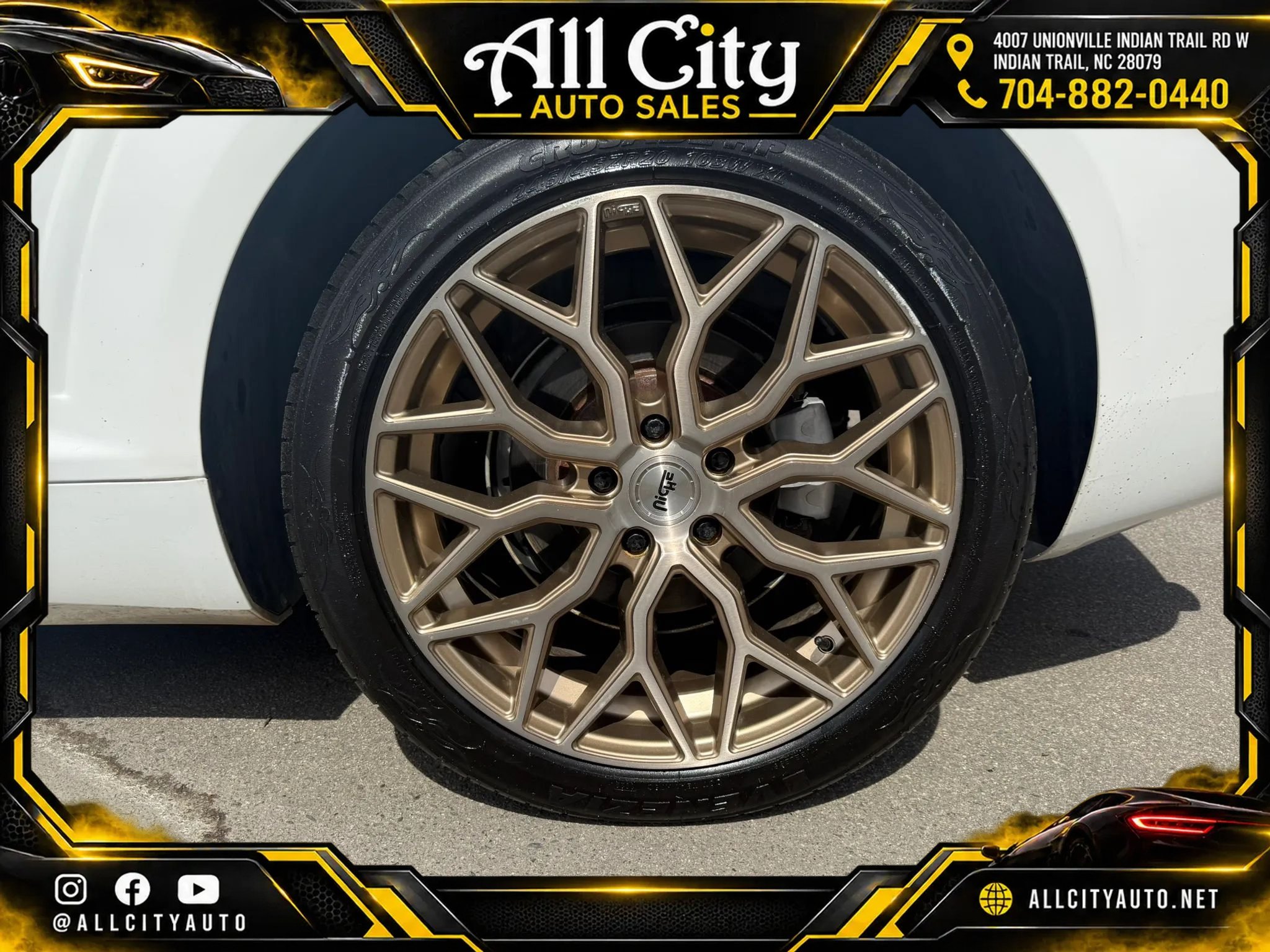 Used 2013 Chevrolet Camaro LT RWD image 29