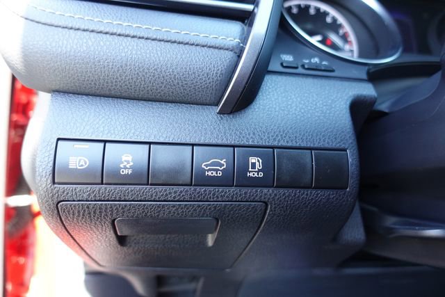 Certified 2020 Toyota Camry SE w/ Convenience Package image 20