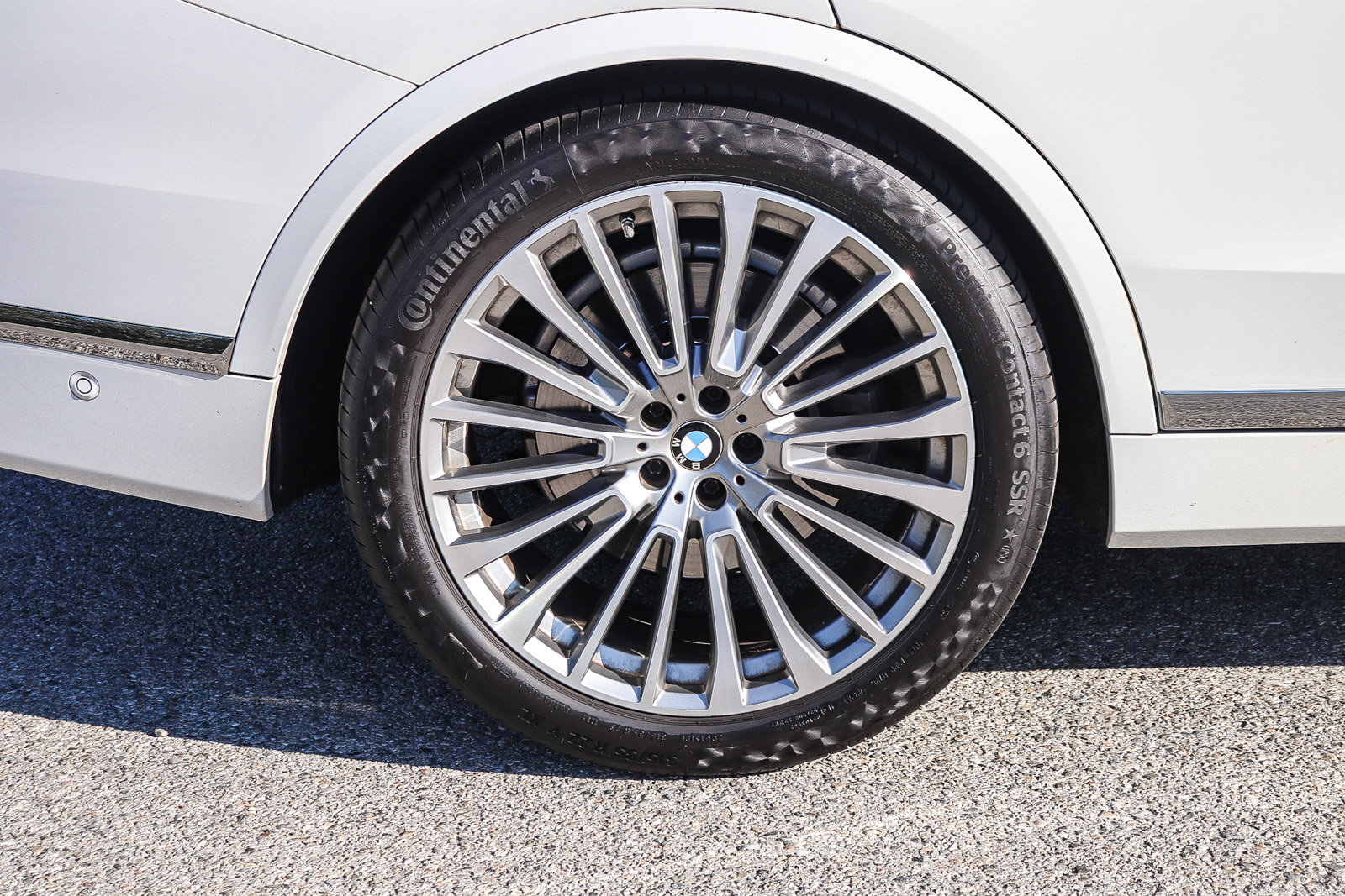 Used 2021 BMW X7 xDrive40i w/ Premium Package image 11