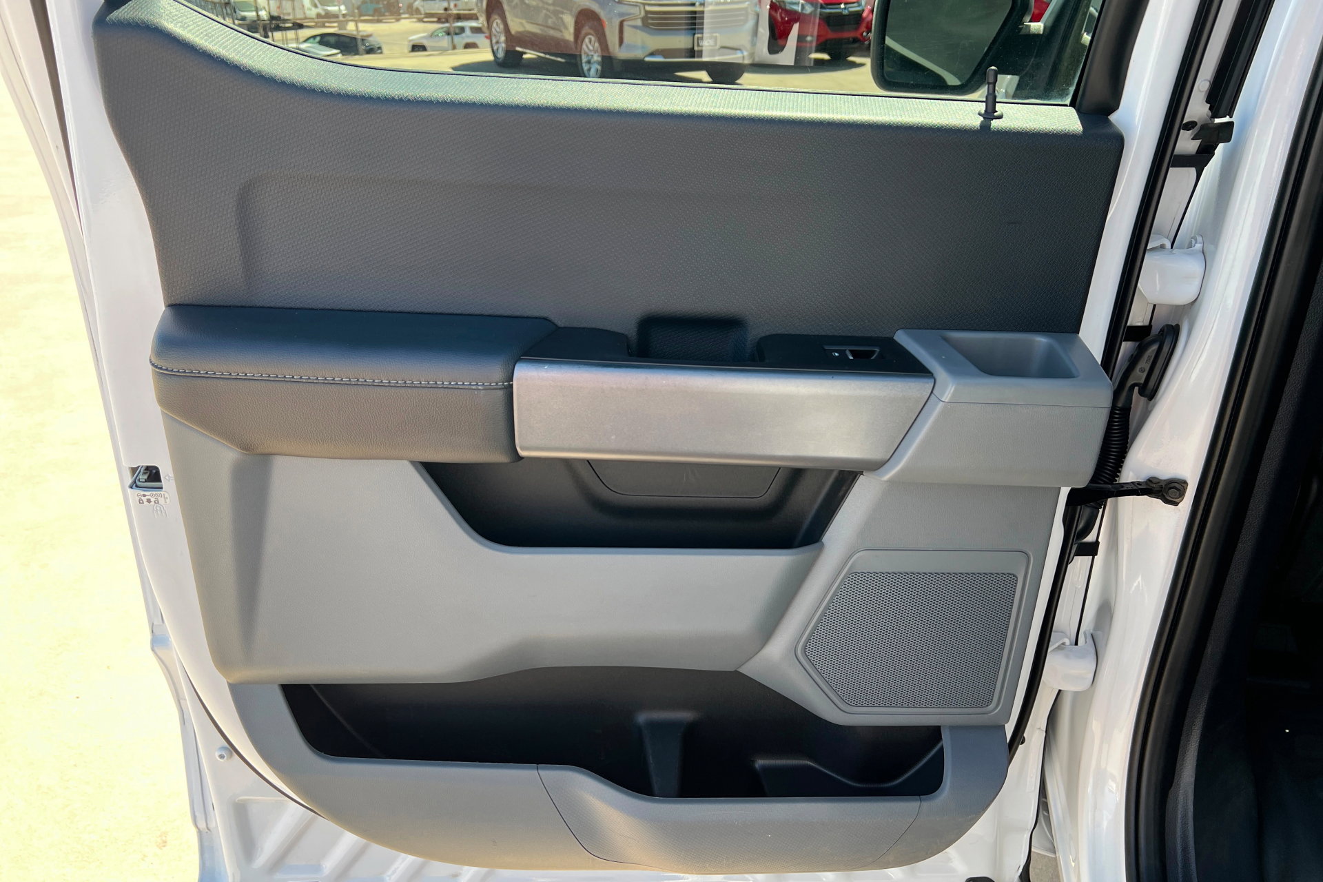 Used 2022 Ford F150 XLT w/ Trailer Tow Package image 18