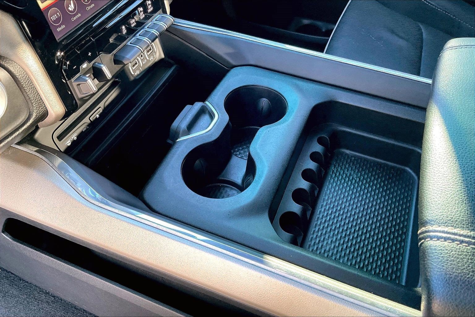 Used 2019 RAM 1500 Laramie image 13