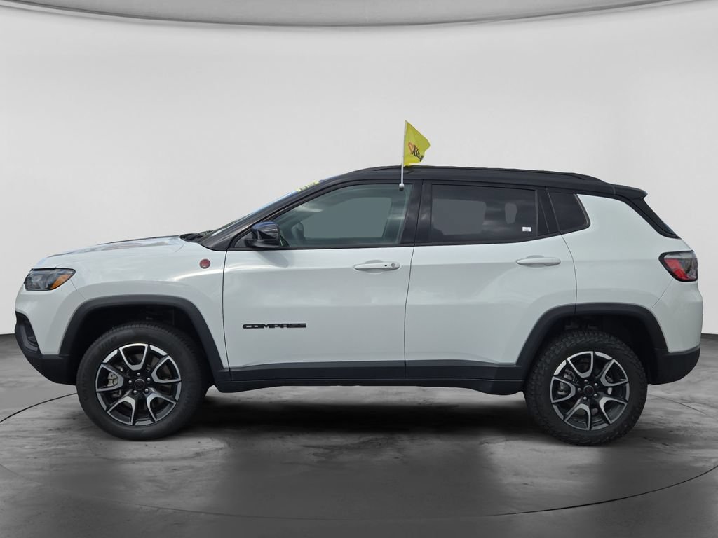 Used 2025 Jeep Compass Trailhawk AWD/4WD image 7