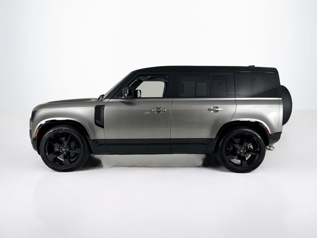 Used 2025 Land Rover Defender 110 X-Dynamic SE AWD/4WD image 2