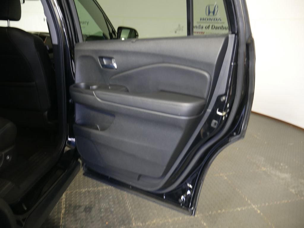 Used 2020 Honda Pilot Touring image 7