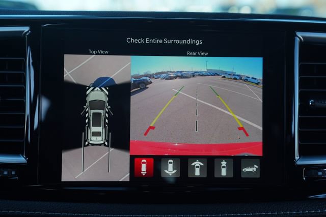 New 2026 Chrysler Pacifica Limited w/ Uconnect Theater Family Group image 30