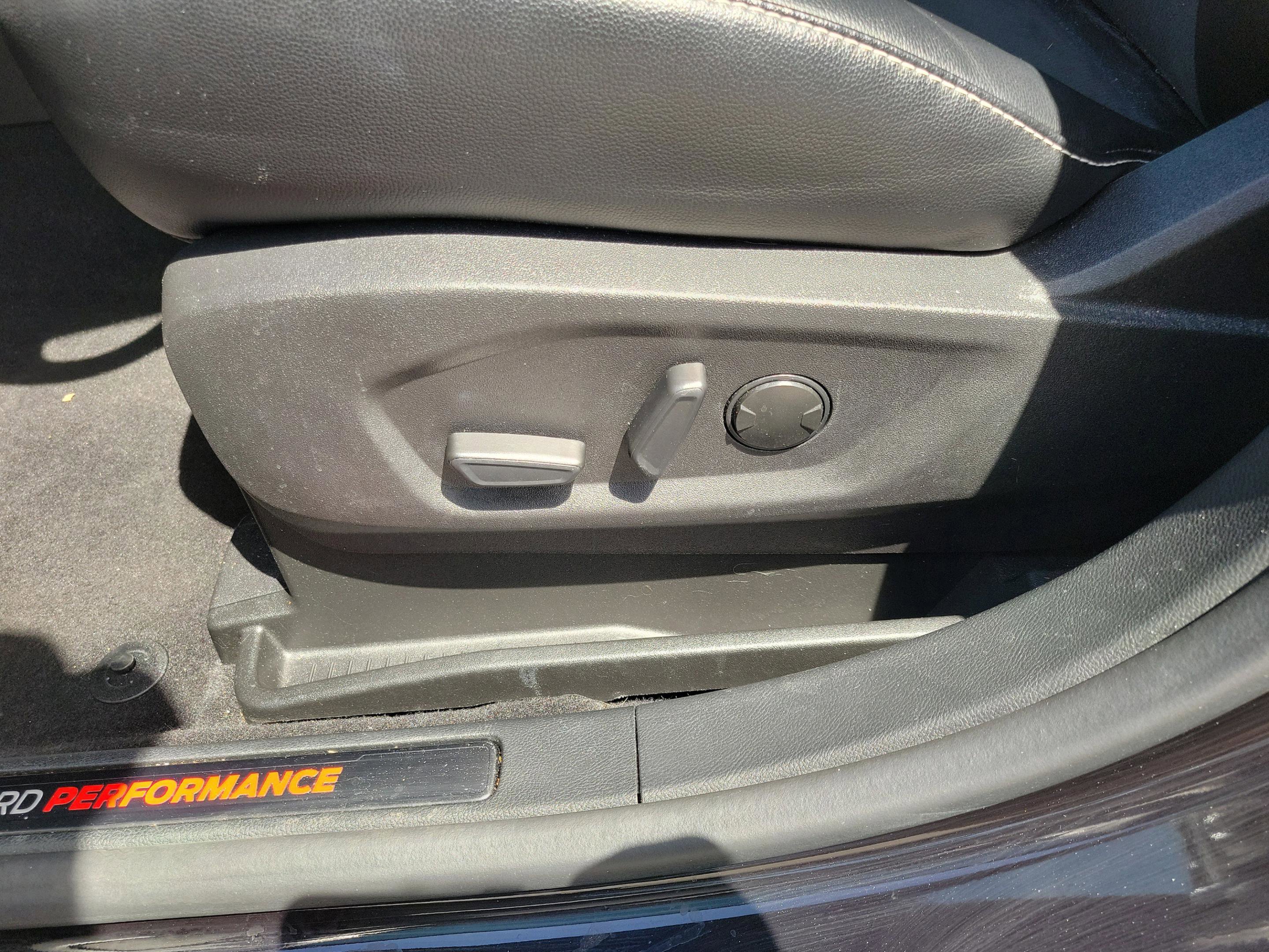 Used 2022 Ford Edge ST image 10