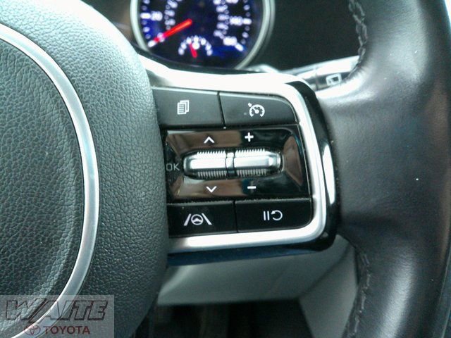 Used 2023 Kia Carnival LX image 12