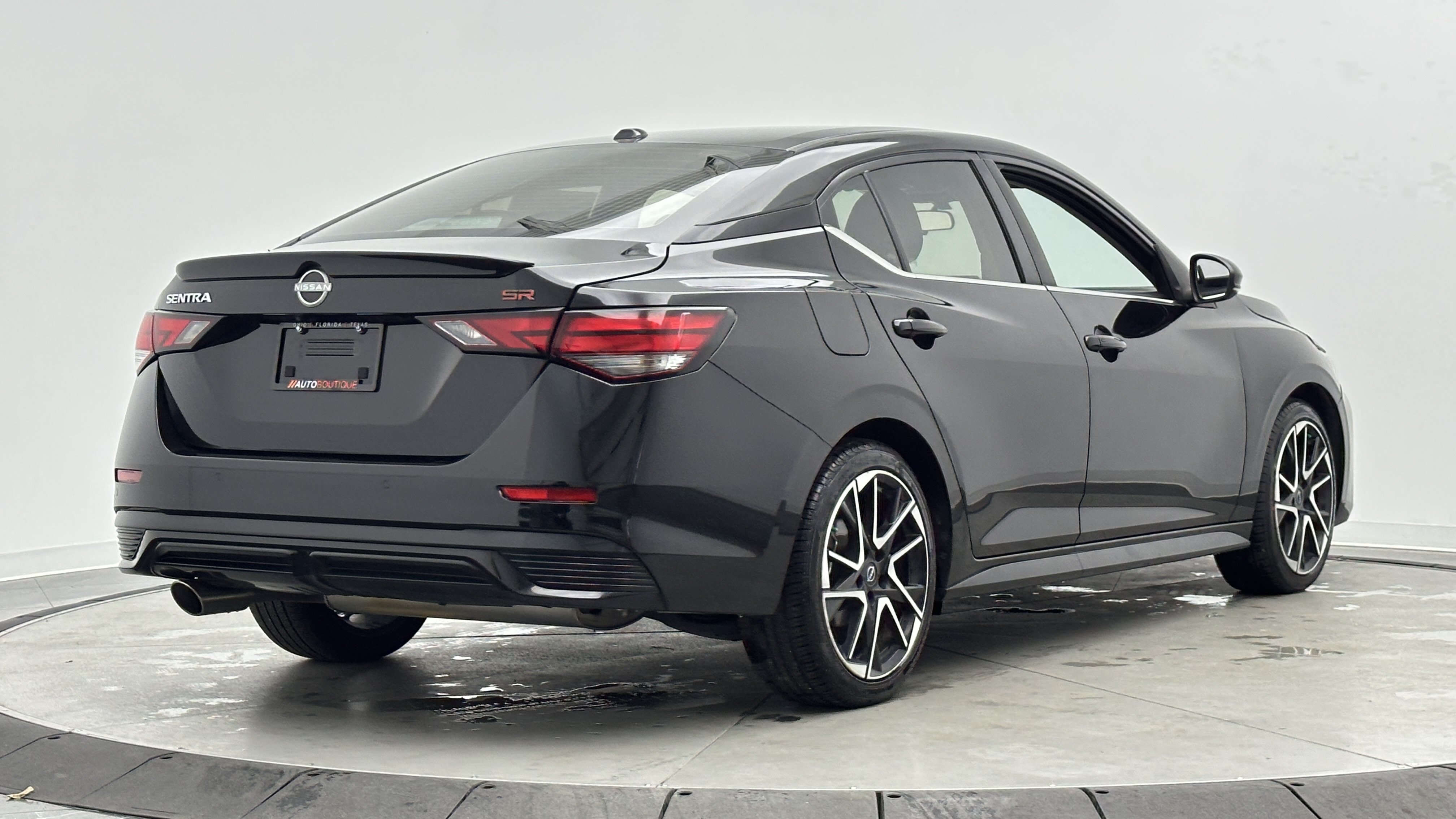 Used 2024 Nissan Sentra SR FWD image 7