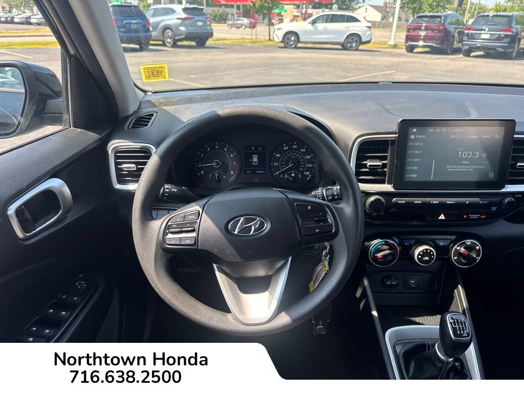 Used 2021 Hyundai Venue SE FWD image 9