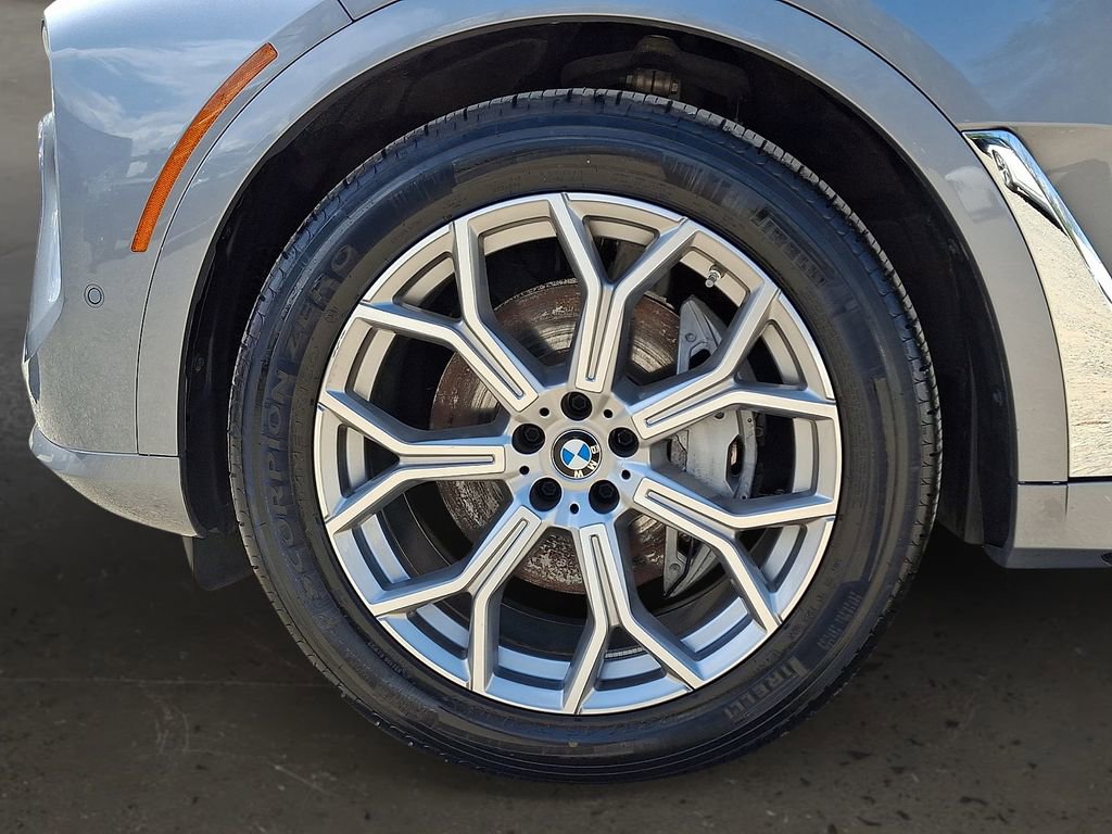 Certified 2025 BMW X7 xDrive40i w/ Premium Package AWD/4WD image 9