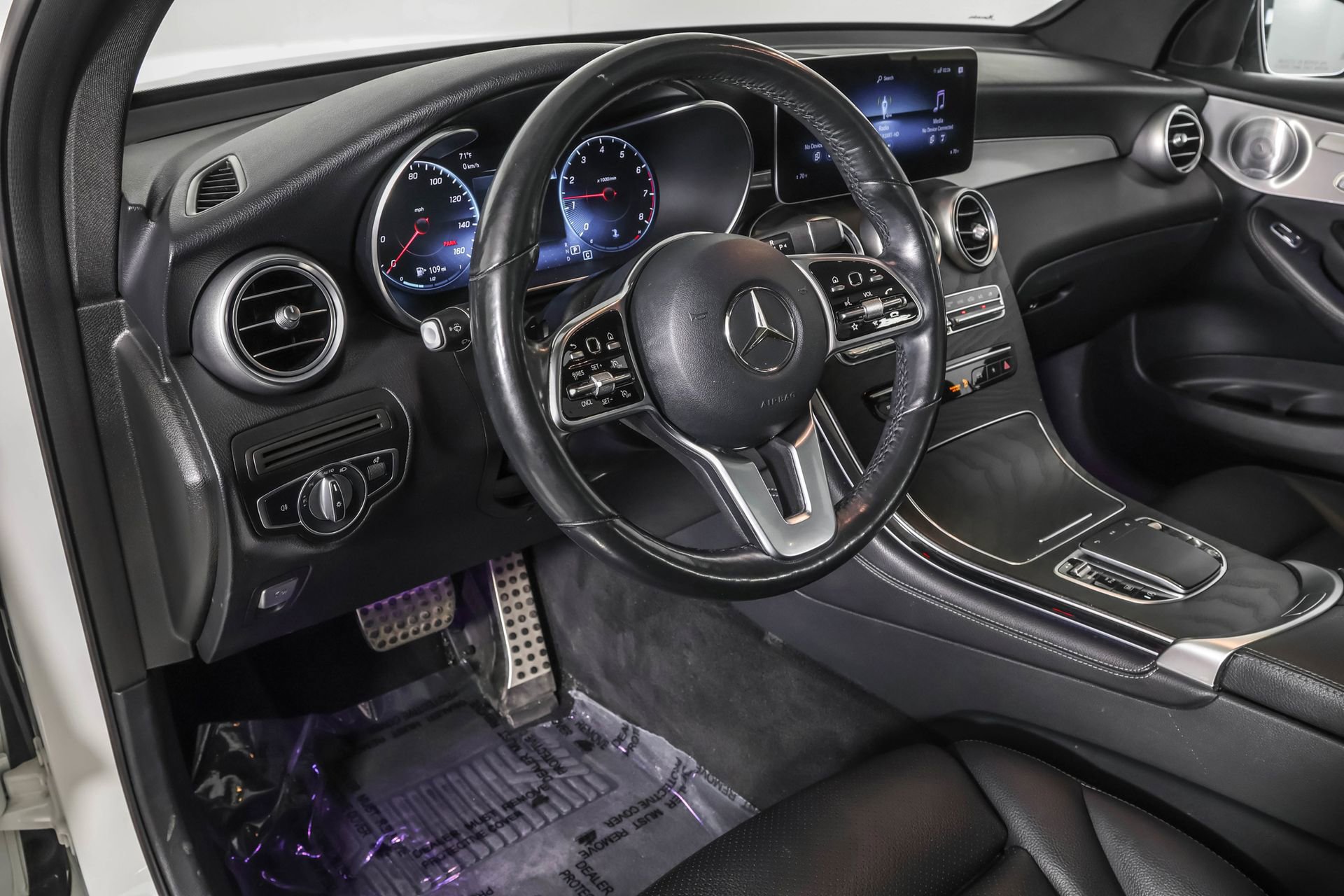 Used 2020 Mercedes-Benz GLC 300 4MATIC image 3