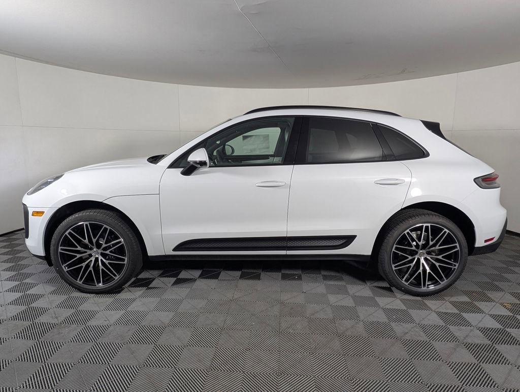 New 2026 Porsche Macan image 2
