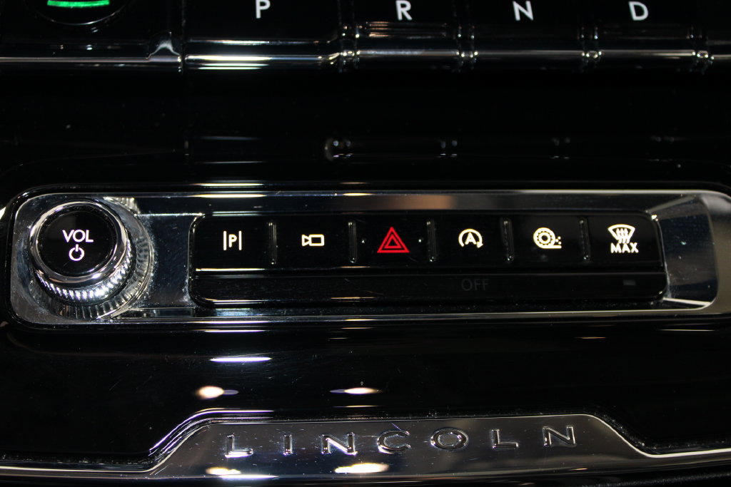 Used 2023 Lincoln Corsair AWD w/ Equipment Group 101A image 45