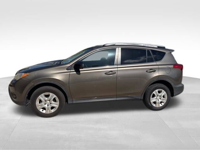 Used 2013 Toyota RAV4 LE image 2