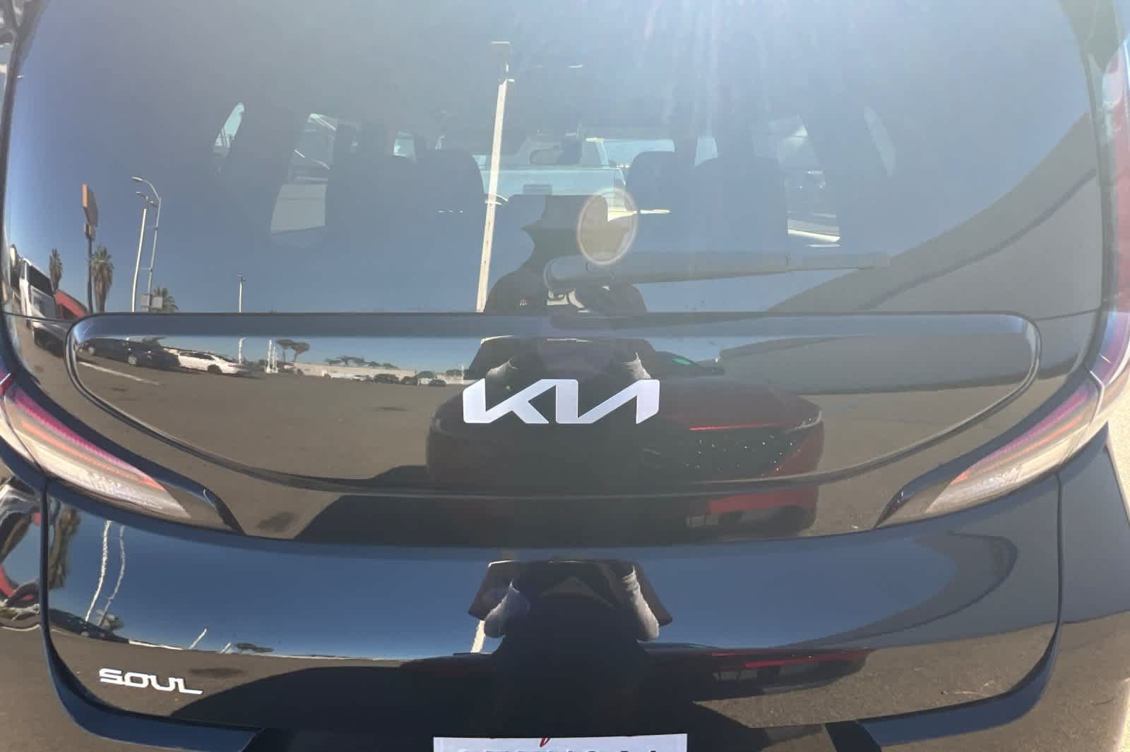 Used 2024 Kia Soul LX w/ Option Group 015 FWD image 19