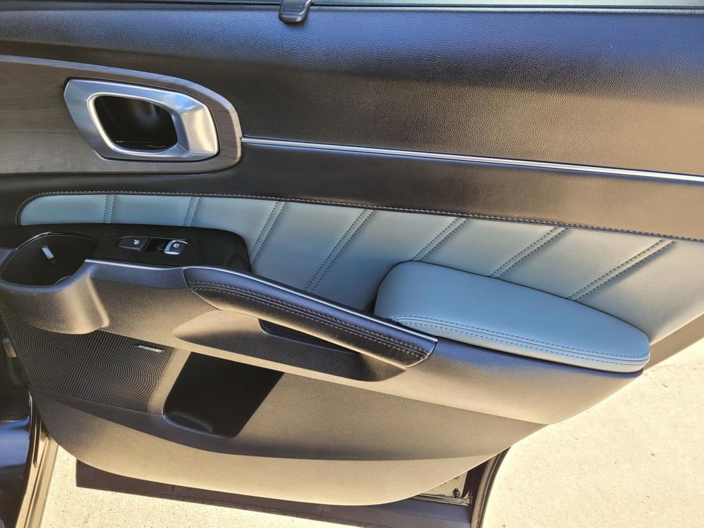 Used 2024 Kia Sorento SX Prestige w/ Sage Leather Package image 13