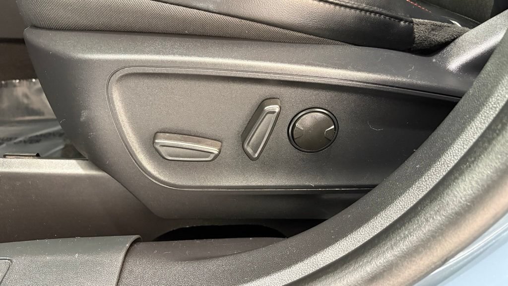 Used 2025 Ford Escape ST-Line Select AWD/4WD image 15
