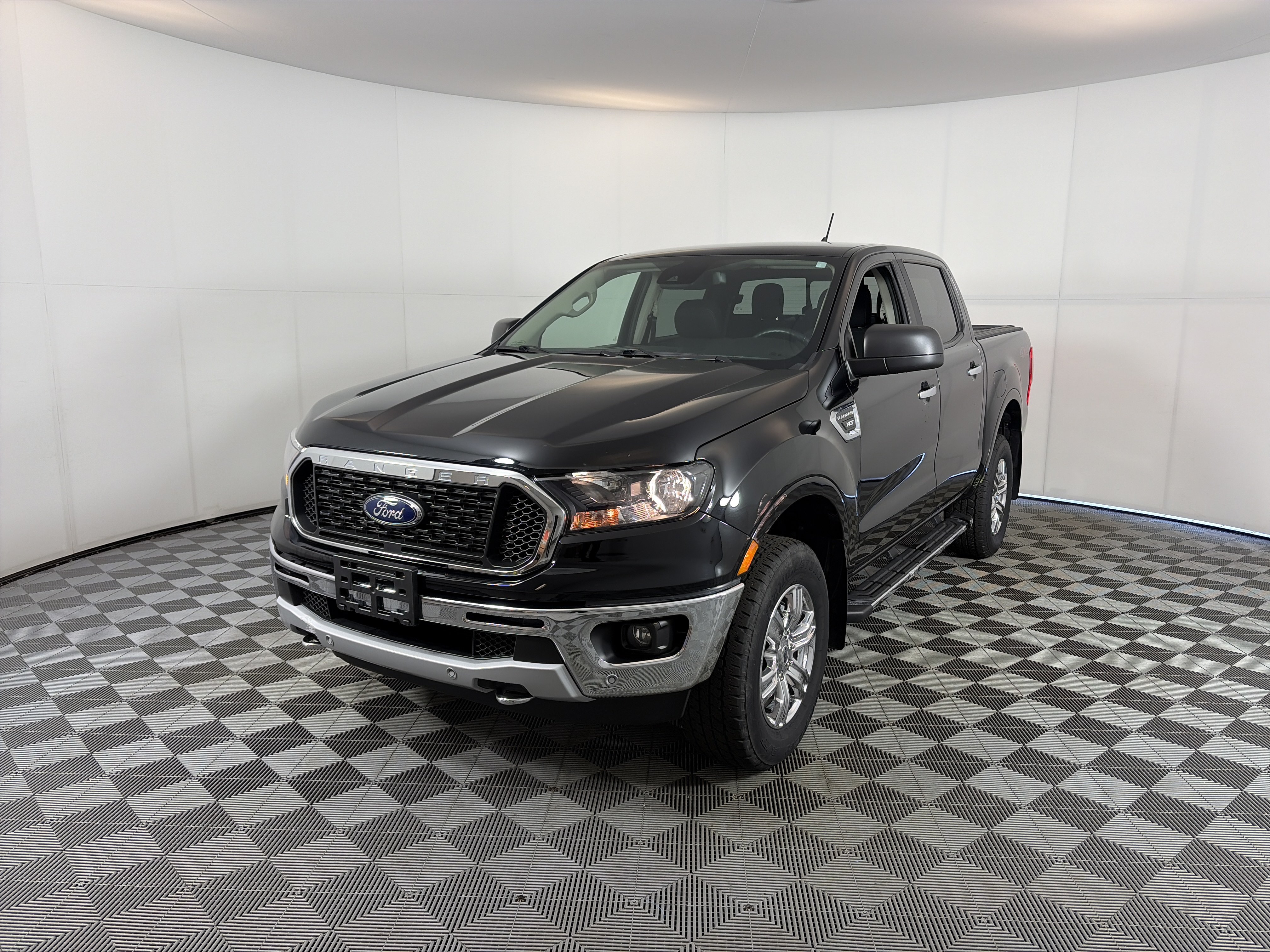 Used 2019 Ford Ranger XLT w/ Equipment Group 302A Luxury AWD/4WD image 2